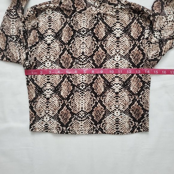 Forever 21 Women's Snake Print Mock Neck Crop Long Sleeve Top Size Medium - Picture 11 of 16